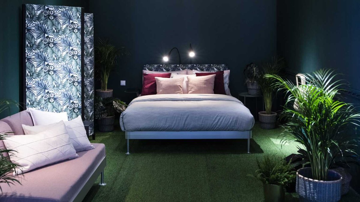 Зеленая кровать в интерьере