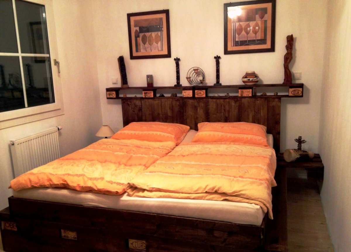 Мебель из поддонов для спальни