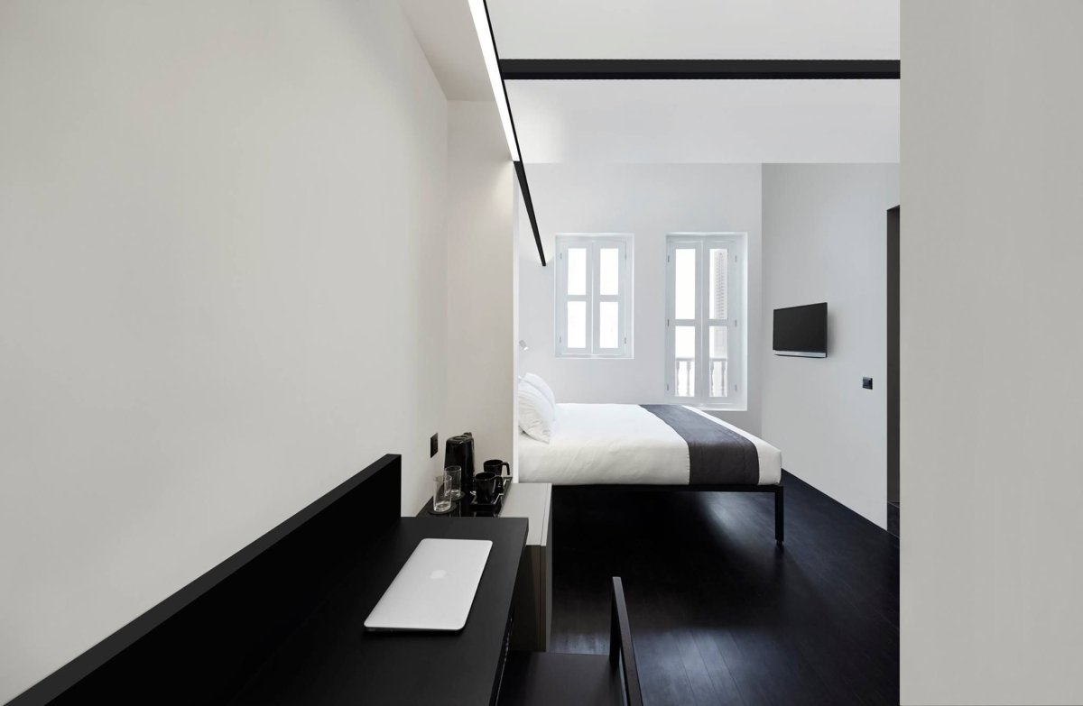 Тотал Блэк спальня