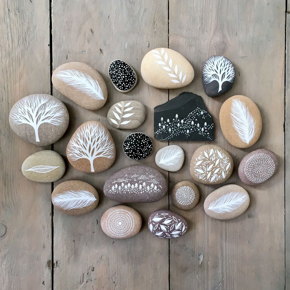 Фрукты из гальки