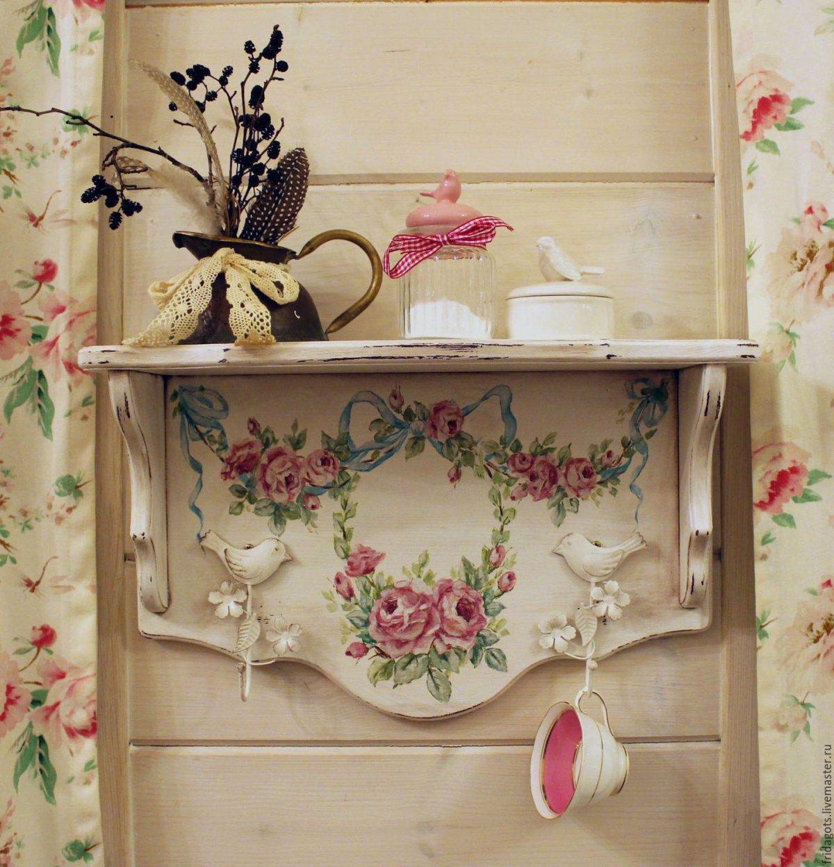 Полки в стиле Прованс в квартире