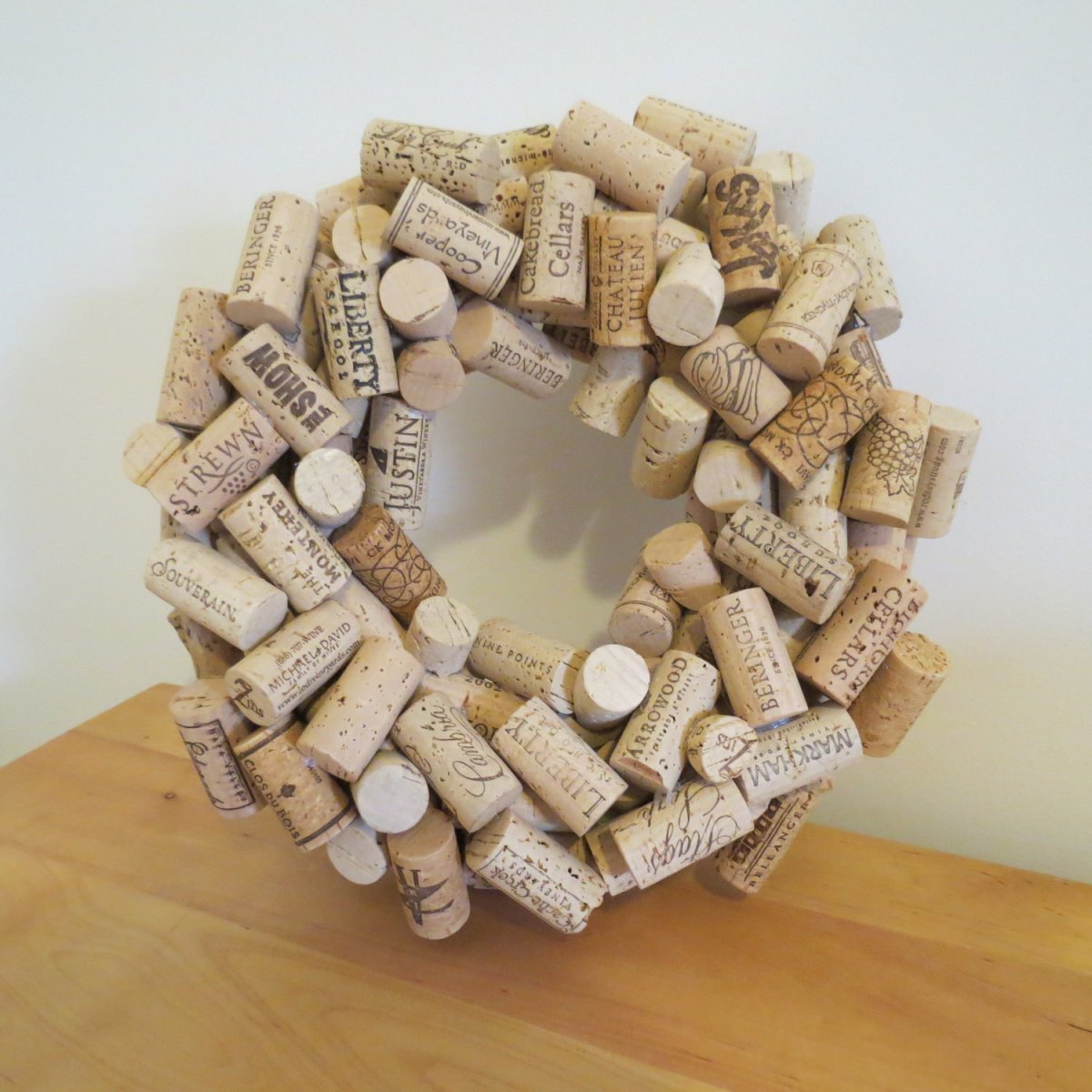 Панно из винных пробок
