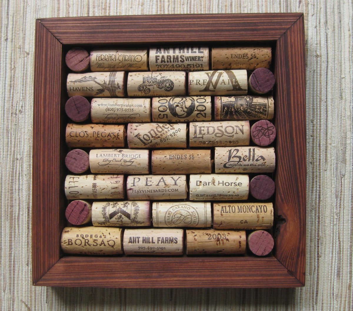 Композиции из винных пробок