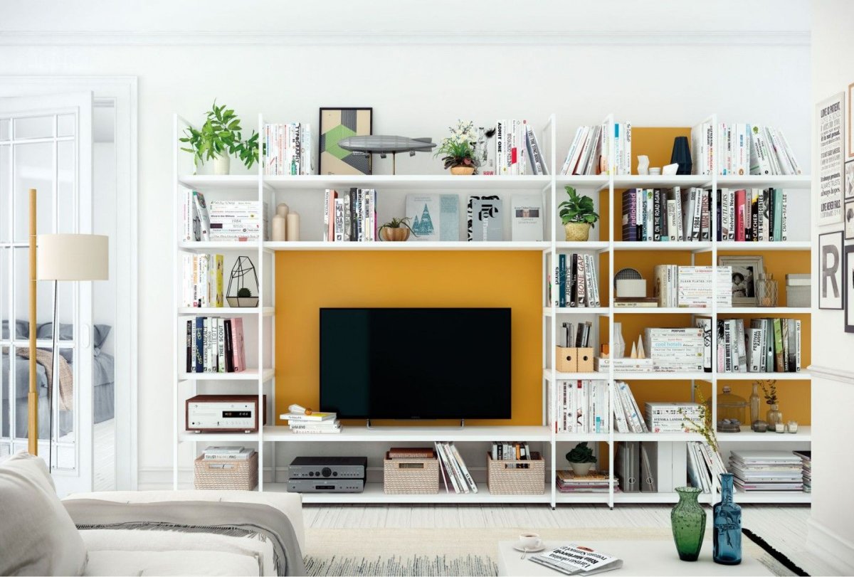 Книжный стеллаж с телевизором