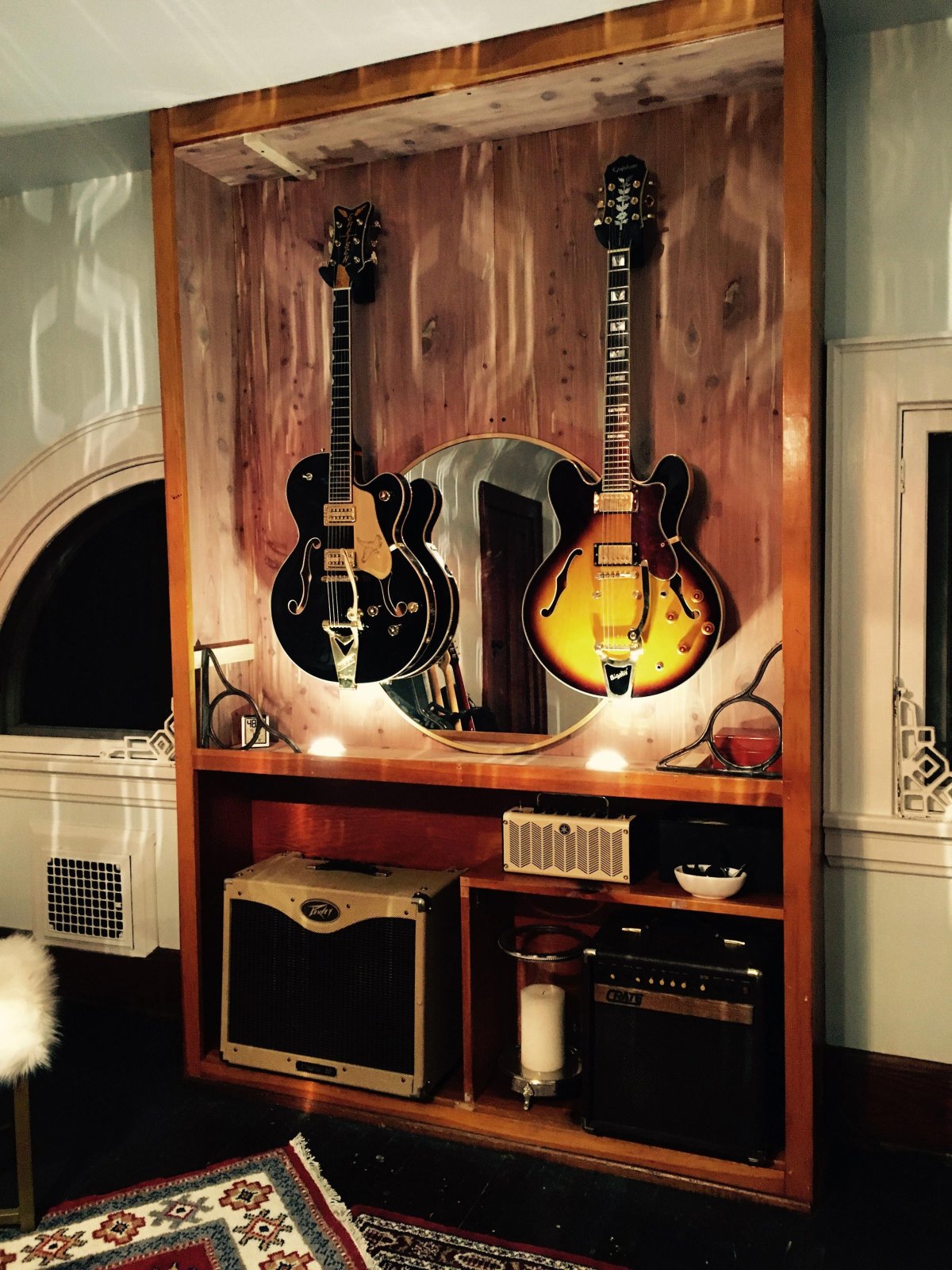 Шкаф для музыкальных инструментов