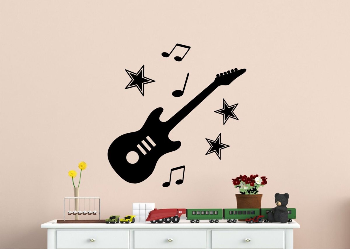 Гитара на стене