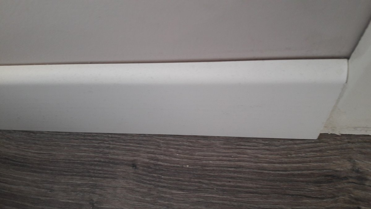 Плинтус потолочный Плинтэкс 25х65х2000мм белый