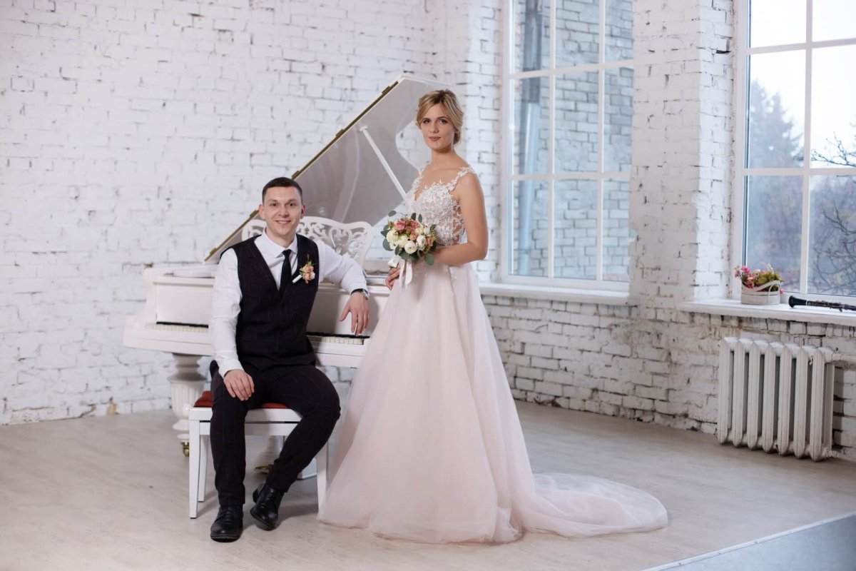 Свадебная фотосессия в студии для журнала