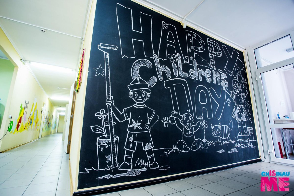 Магнитно меловая стена в детской