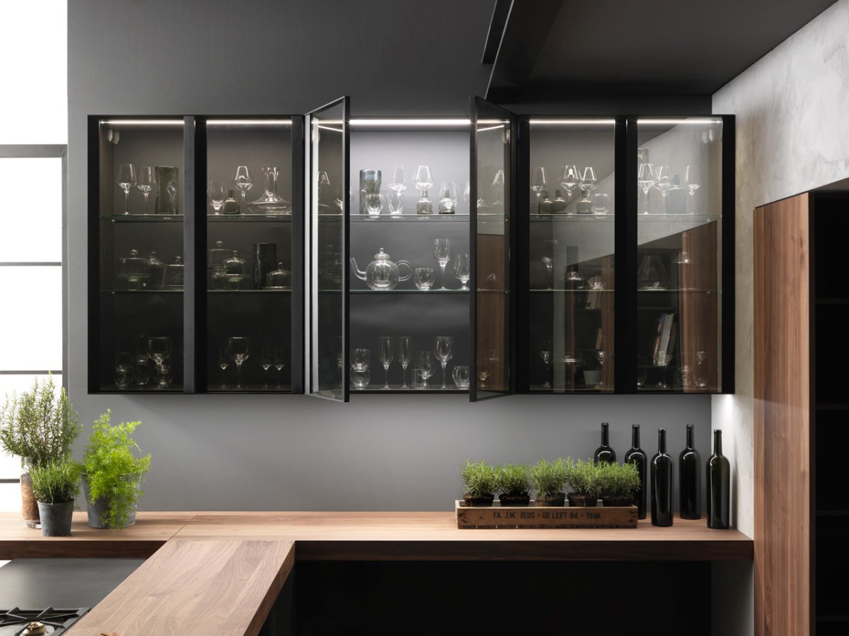 Черный фартук для кухни