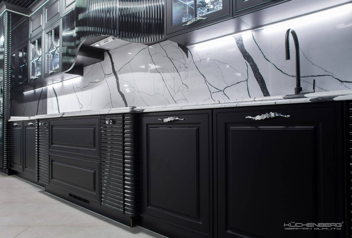 Кухня черный глянец