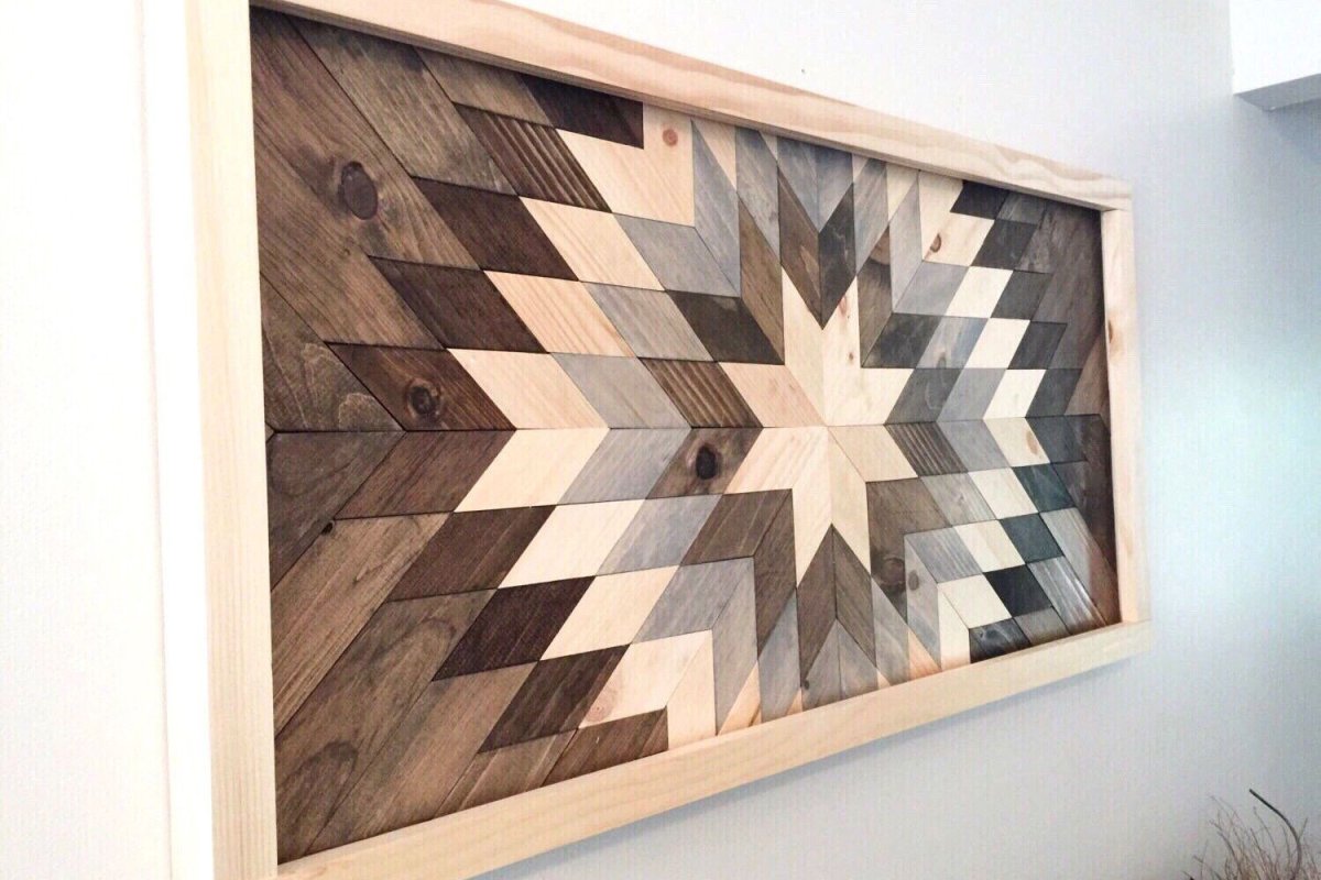 Панно из брусков дерева