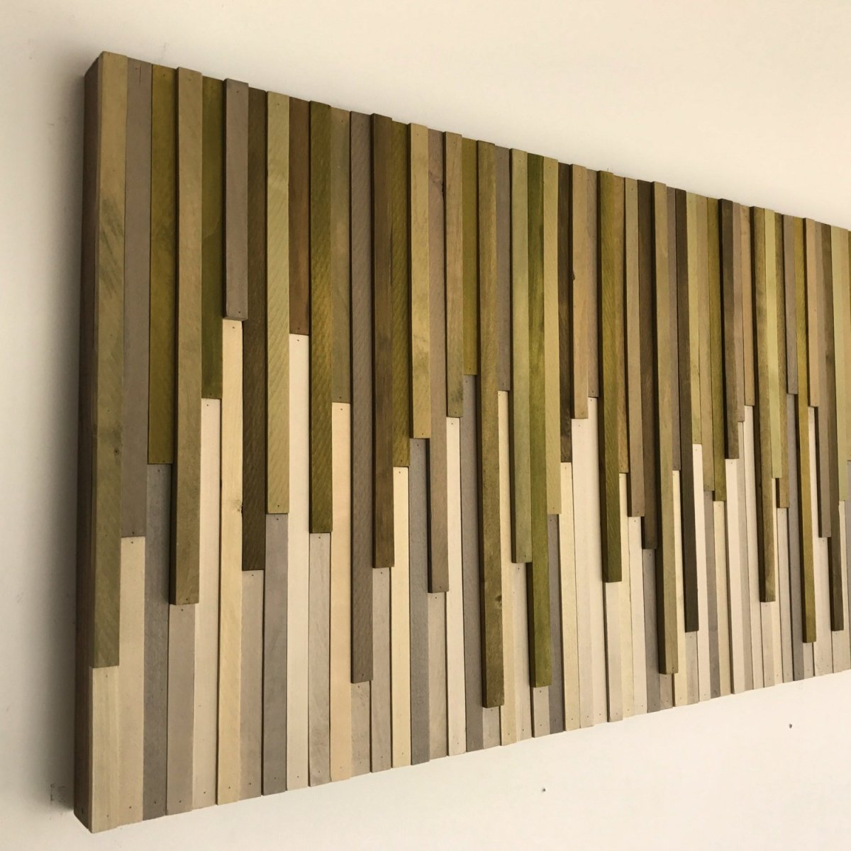 Деревянные бруски на стену