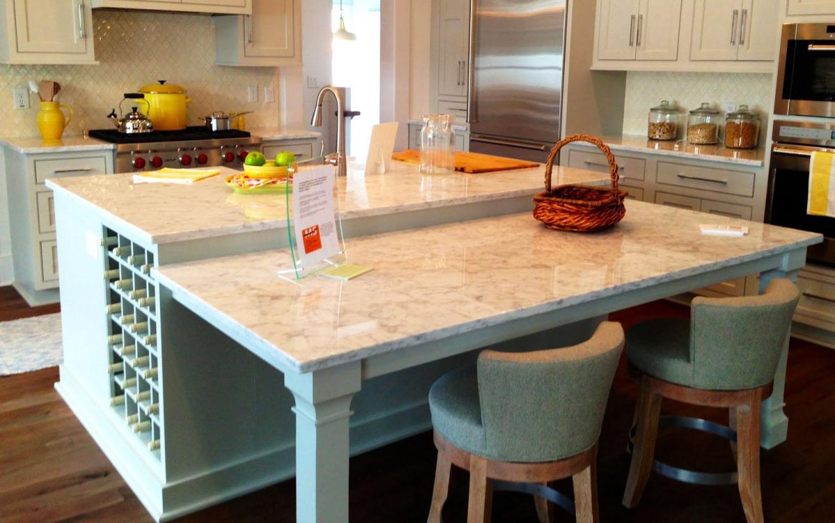 Кухонный остров со столиком