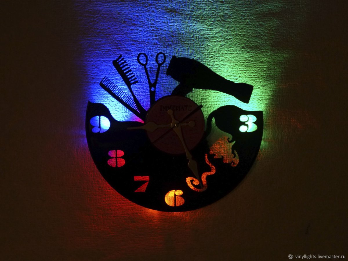 Часы с неоновой подсветкой