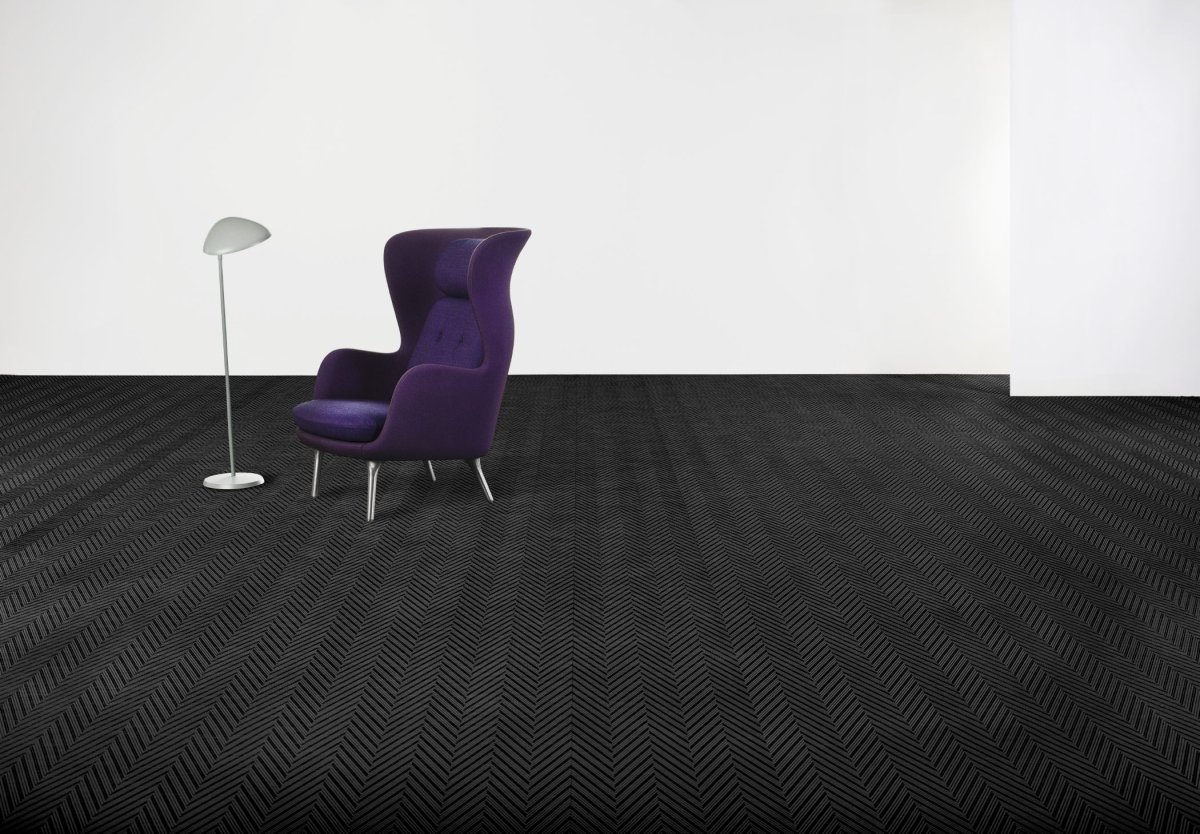 Черный матовый наливной пол