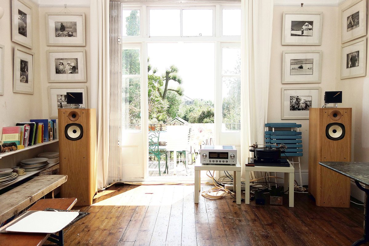 Виниловые пластинки на стене декор