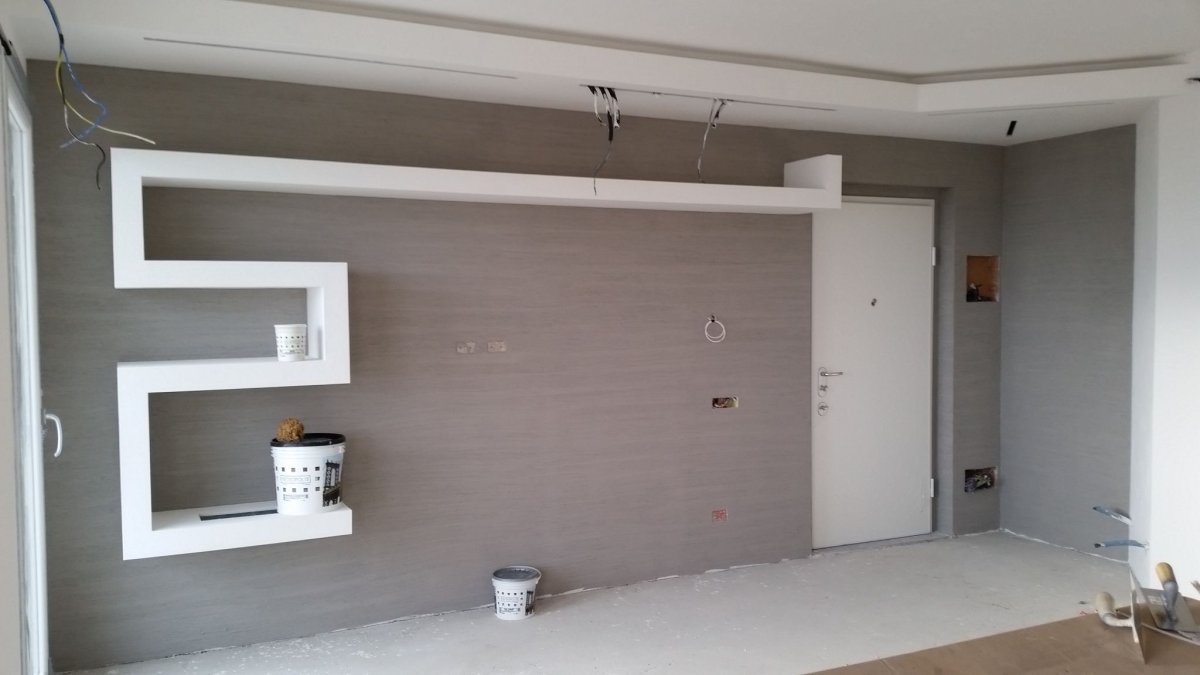 Короб из гипсокартона на стене