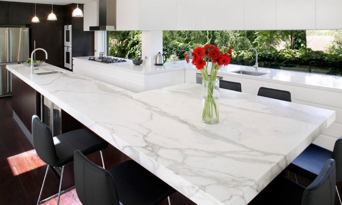 Мраморный стол для кухни