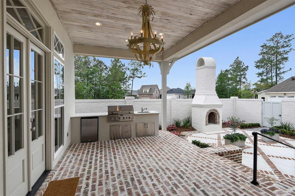 Кухня столовая с панорамными окнами