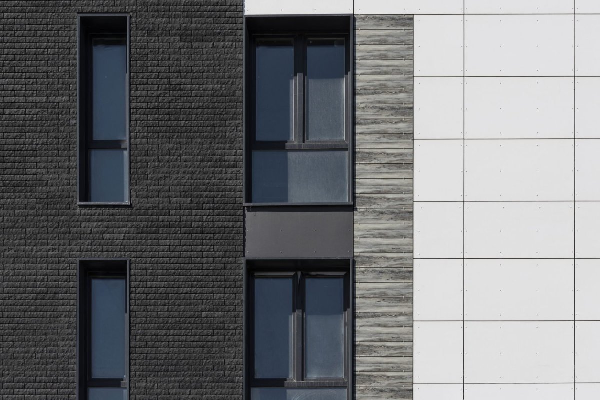 Стеклянный фасад здания