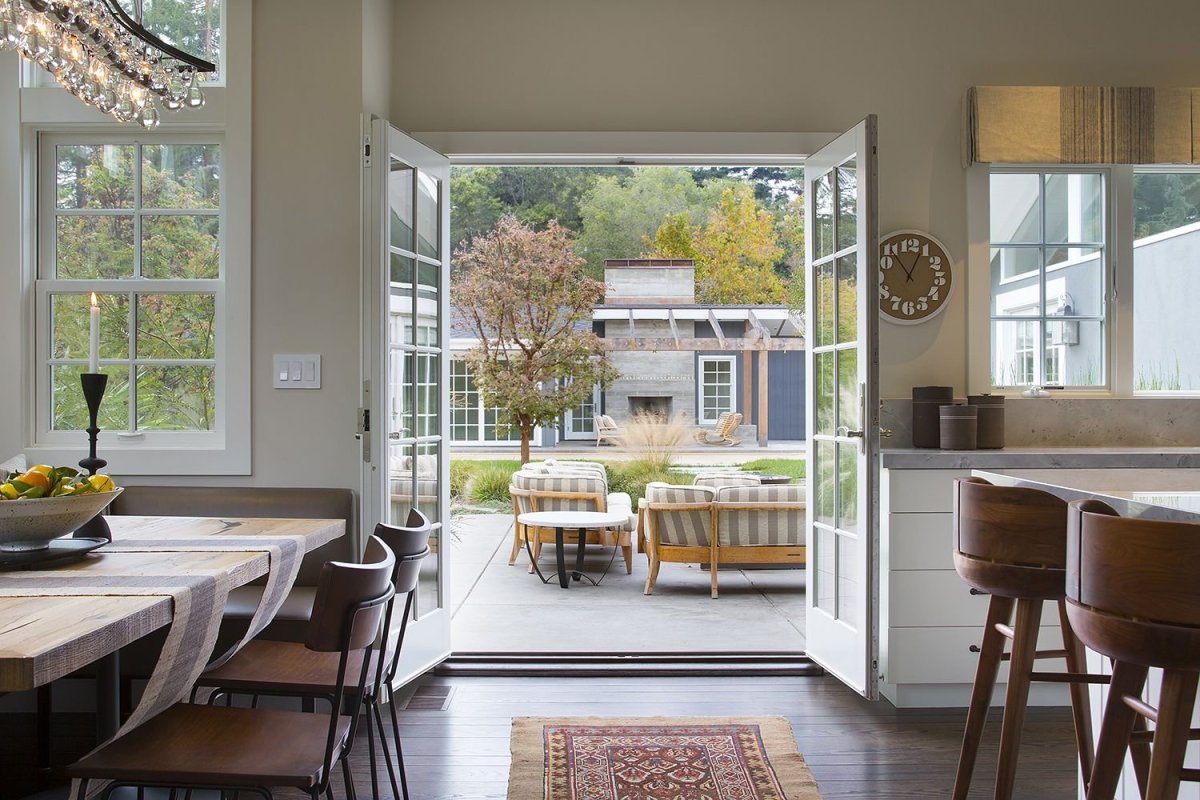 Дверь из кухни на террасу