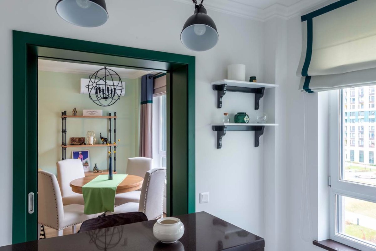 Креативный дверной проем