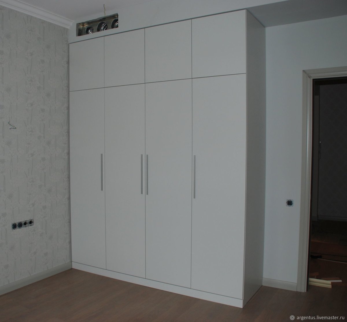 Шкаф с распашными дверями ЛДСП Эггер