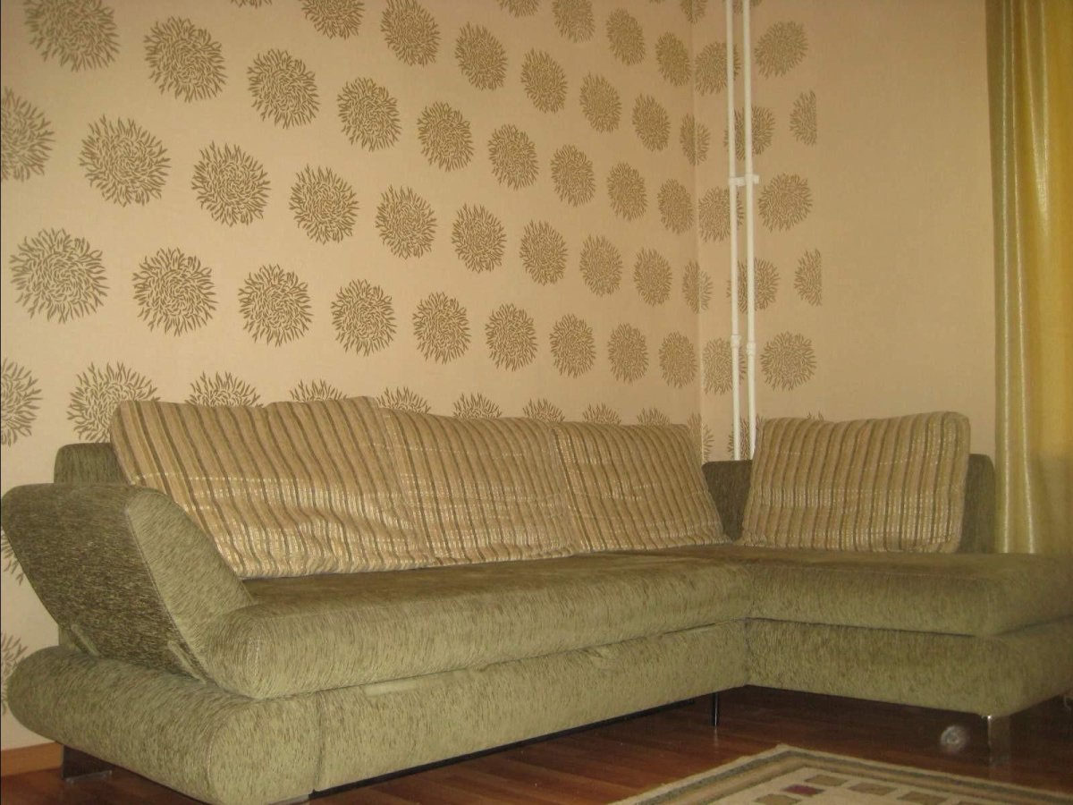 Гостиная с двумя диванами