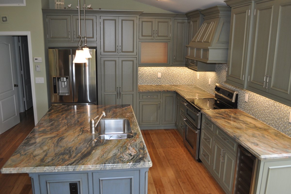 Кухня серый мрамор