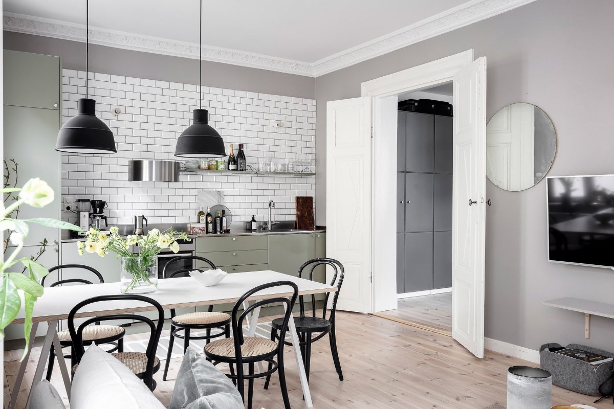 Серерые стены на кухне
