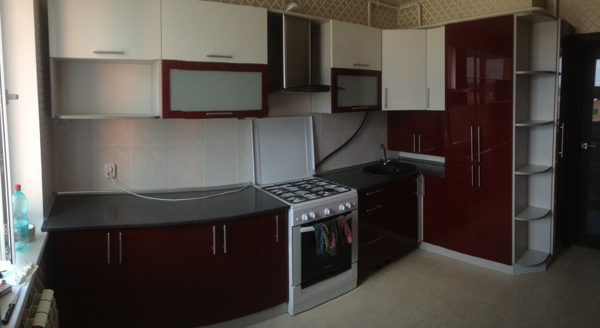 Кухонные гарнитуры угловые с пеналом