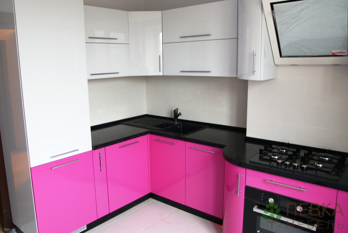 Двухцветные фасады для кухни