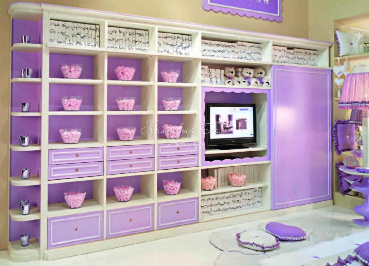 Стеллаж розовый для девочки