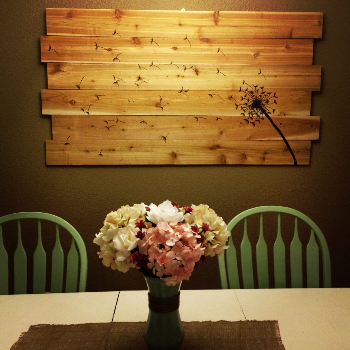 Декор стены буквы