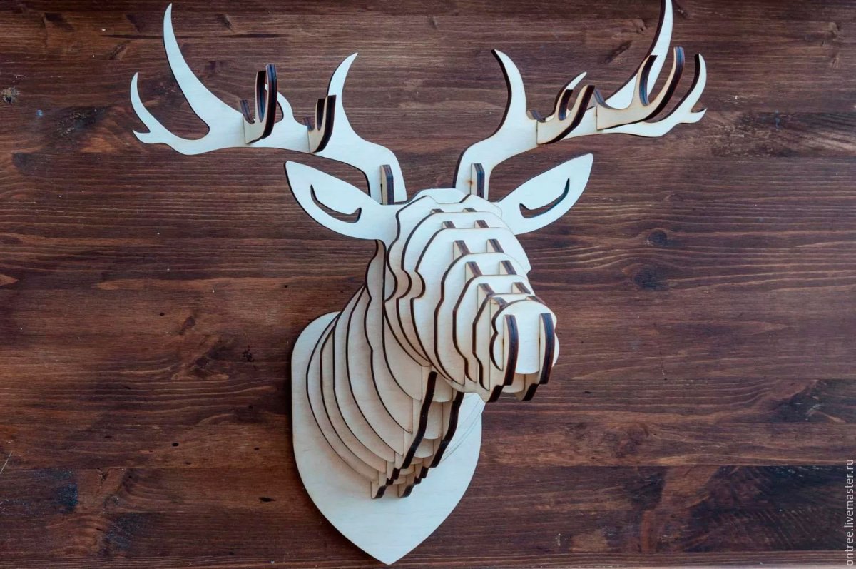 Украшение на стену в виде дерева