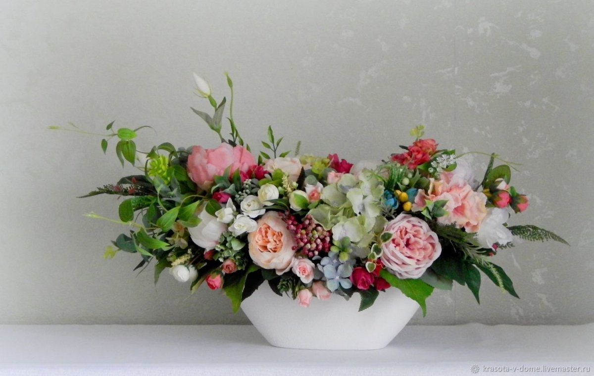 Цветочные композиции в вазах