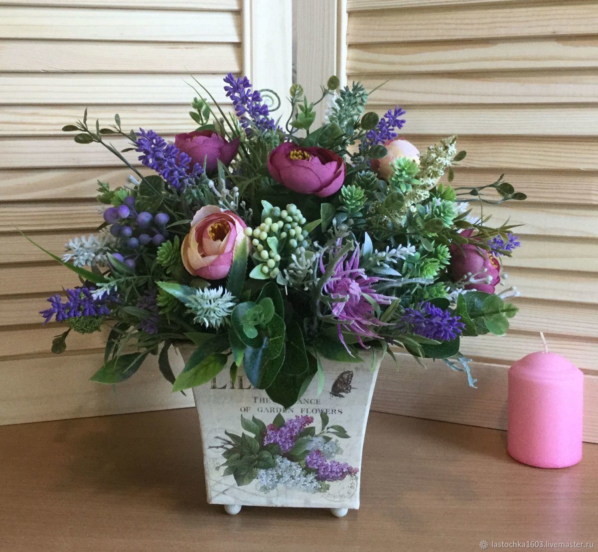 Букет цветов в интерьере квартиры