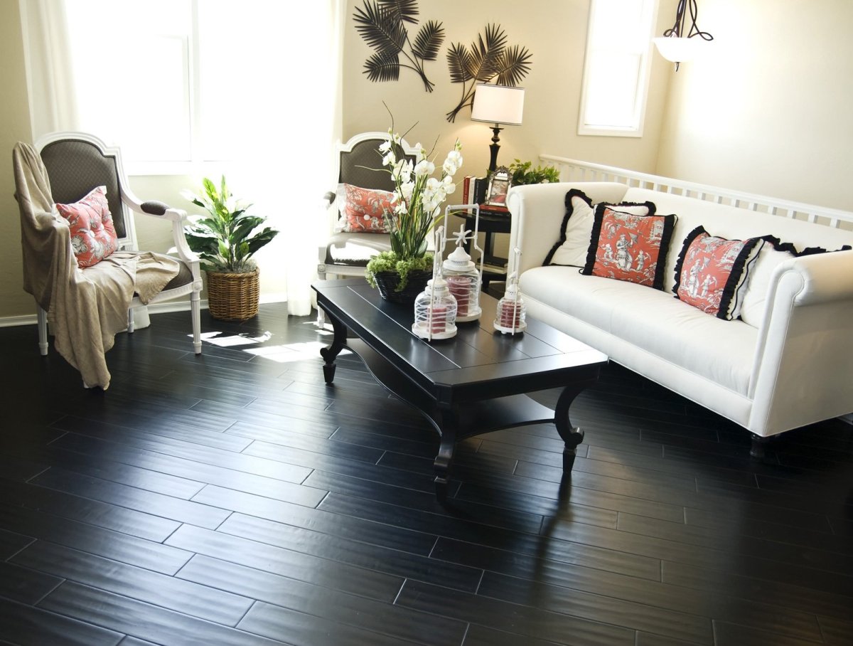 Коричневый паркет в интерьере