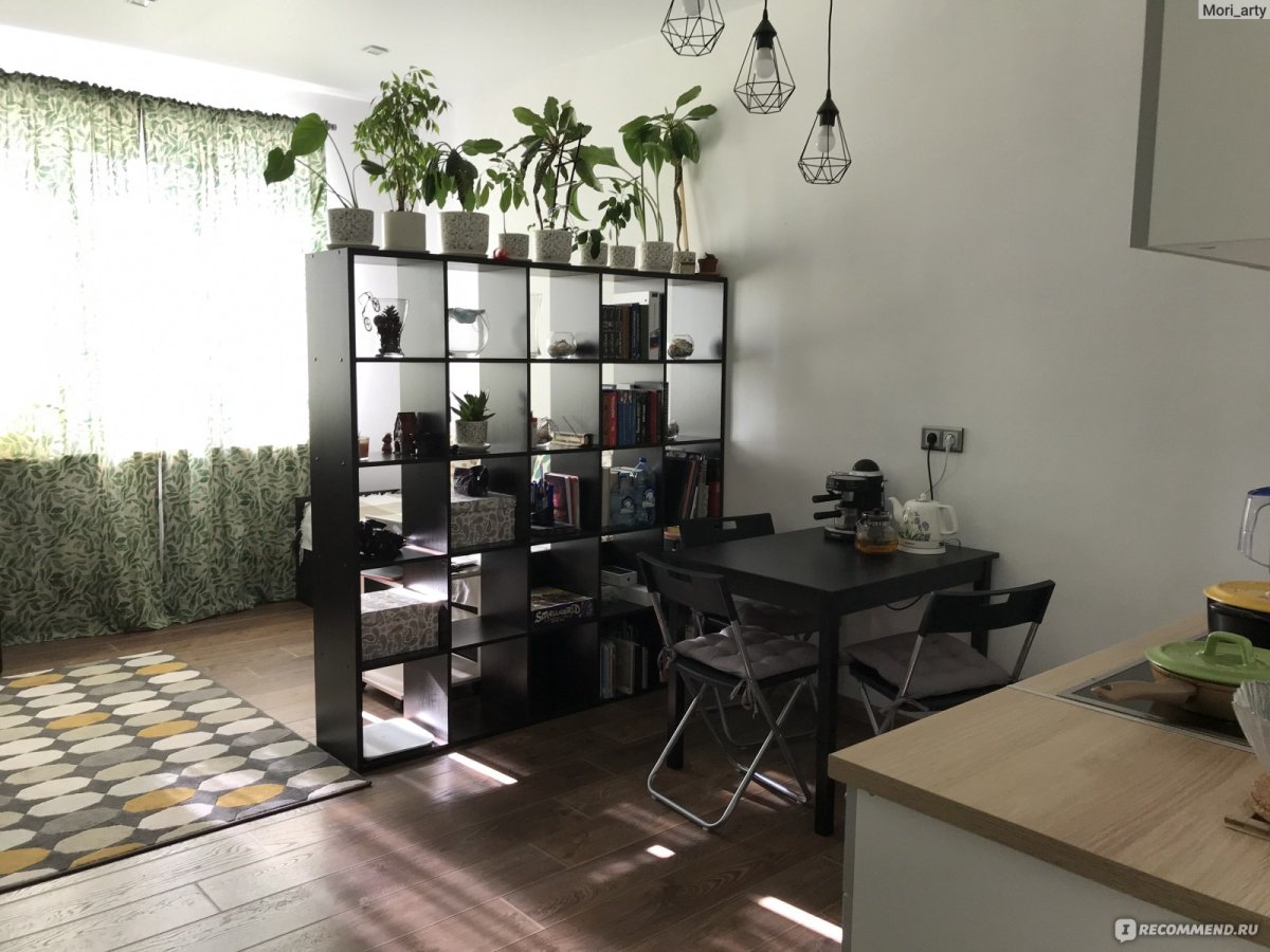 Межкомнатные перегородки с полочками