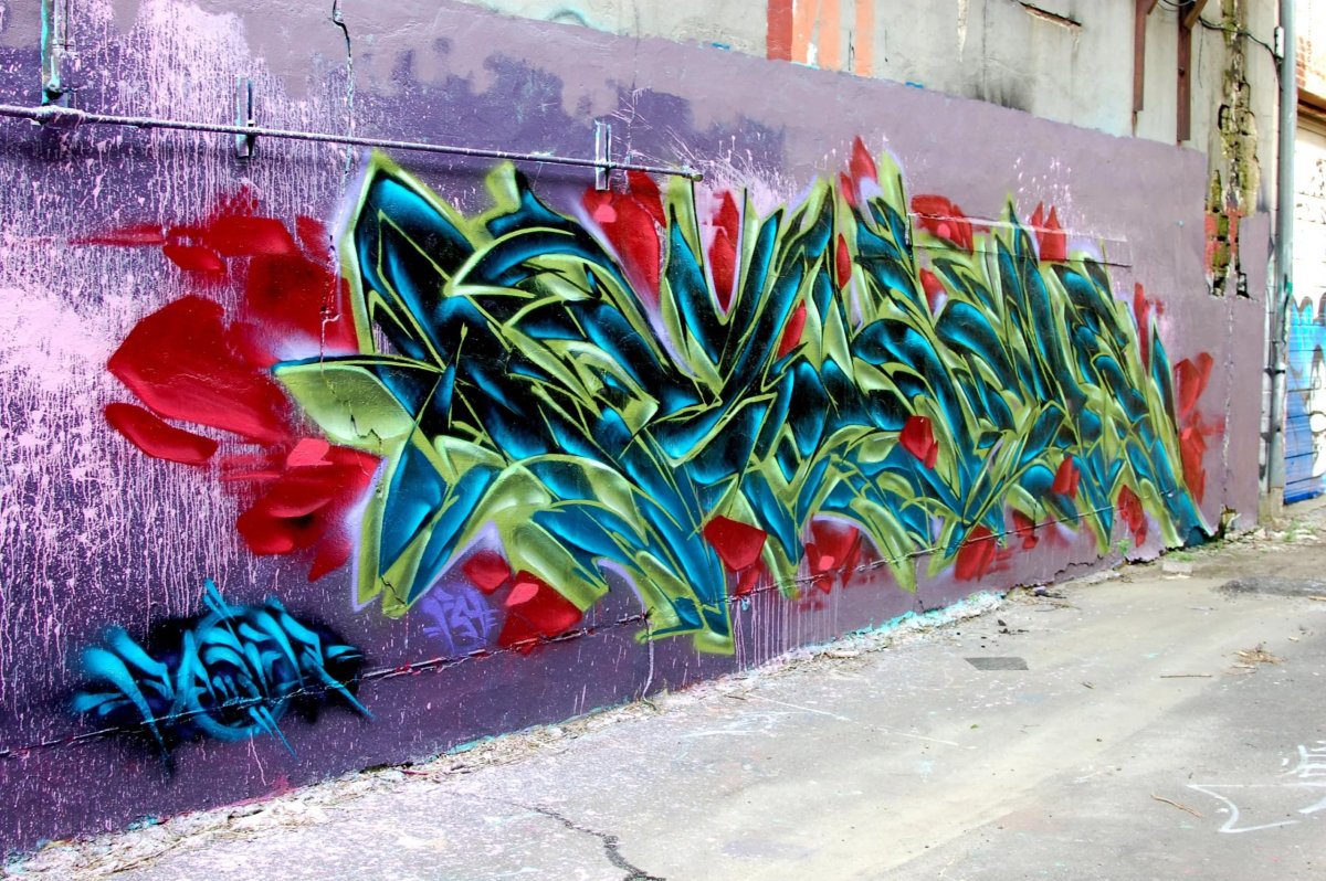 Граффити в греческом переулке