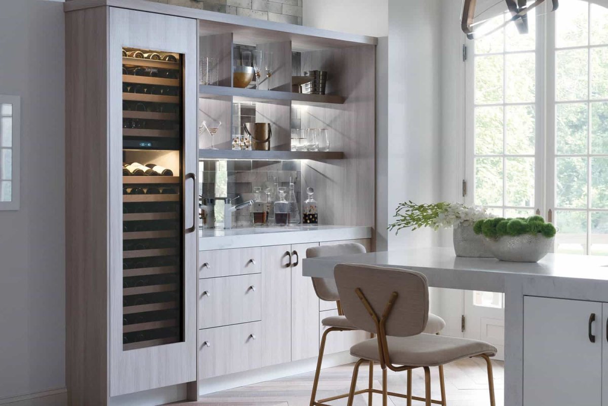 Кухонный островок с открытыми полками