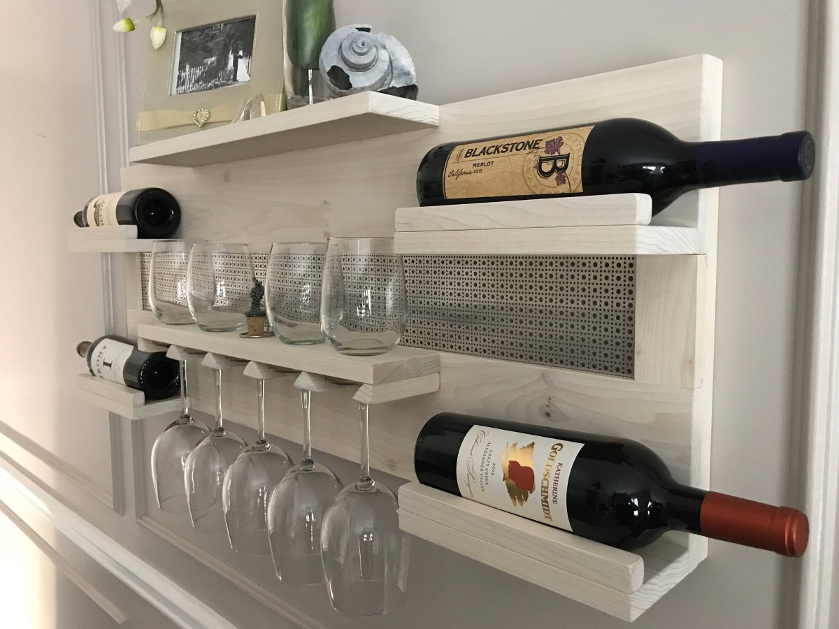 Полка с вином