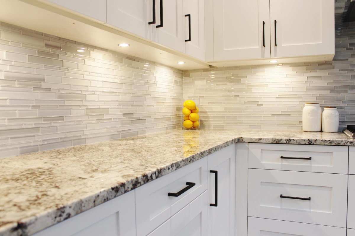 Фартук к белой столешнице