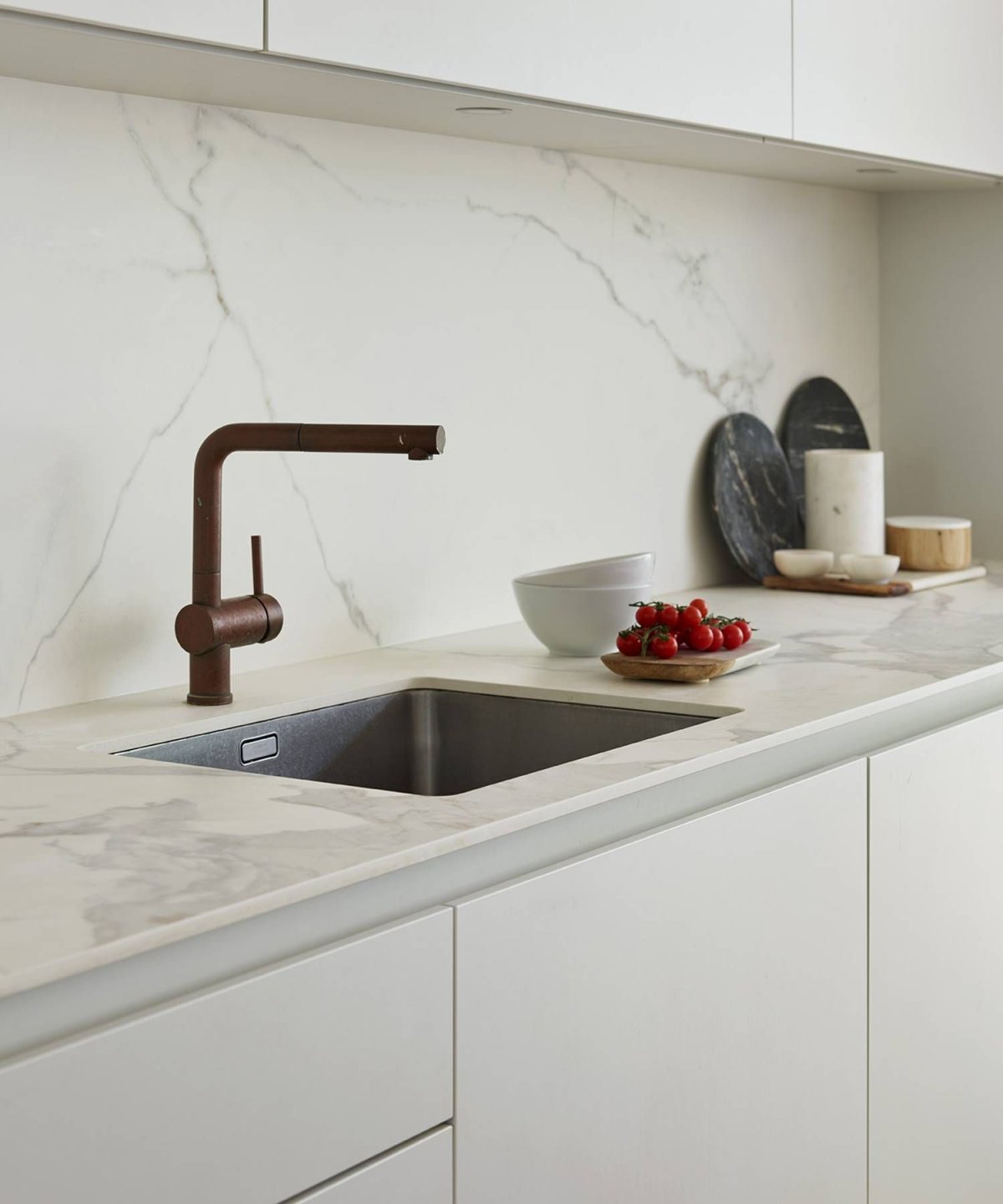 Кухонный фартук из искусственного камня