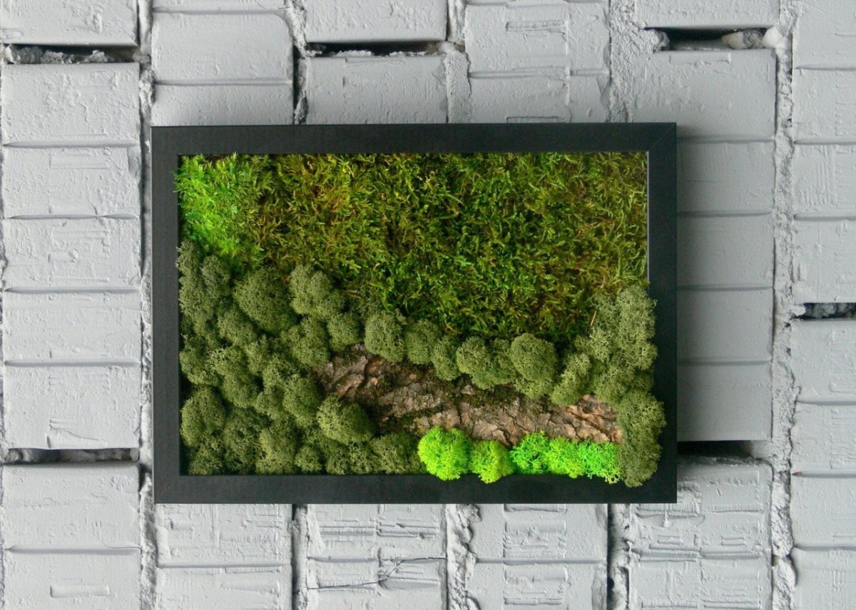 Панно из мха с логотипом