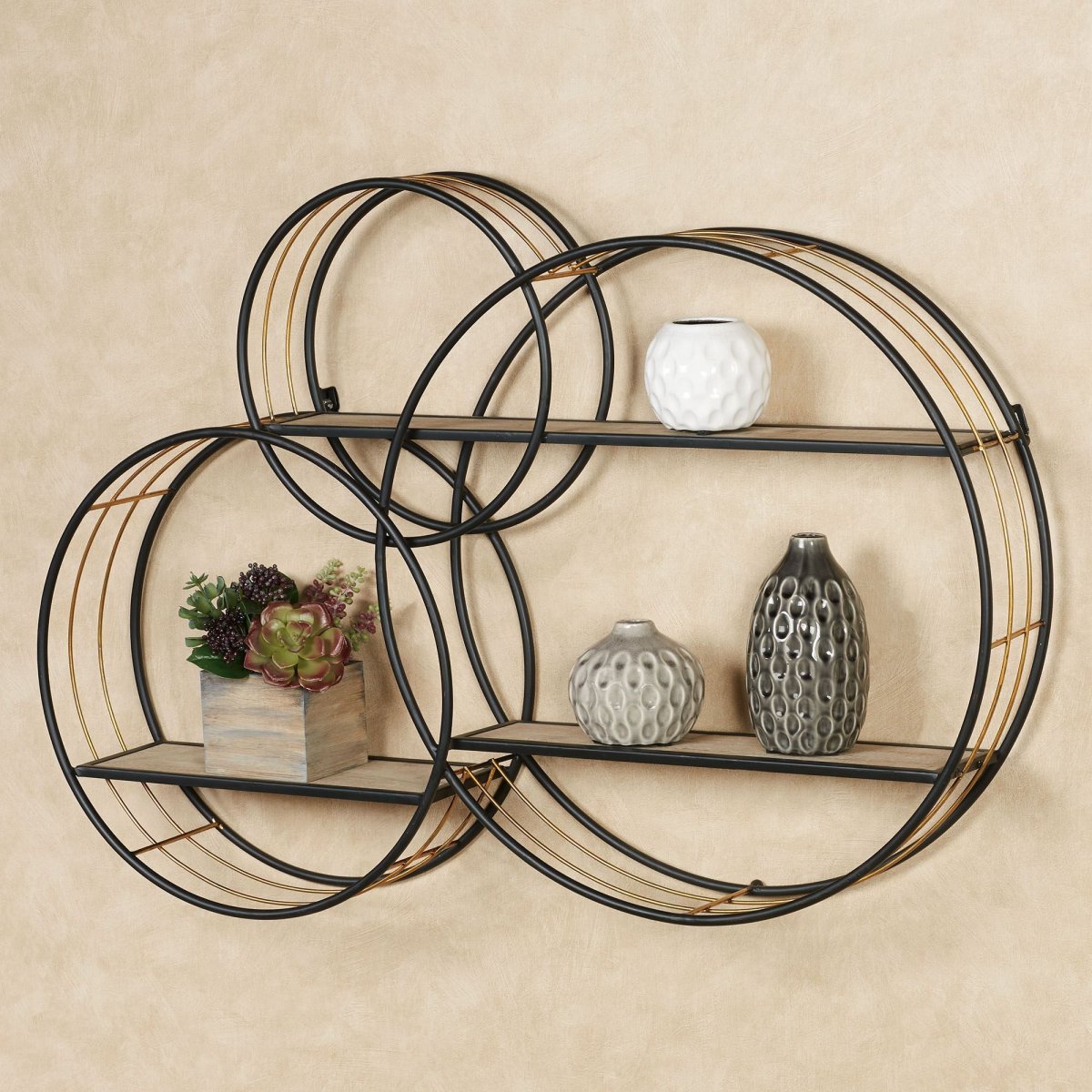 Полка из прутьев