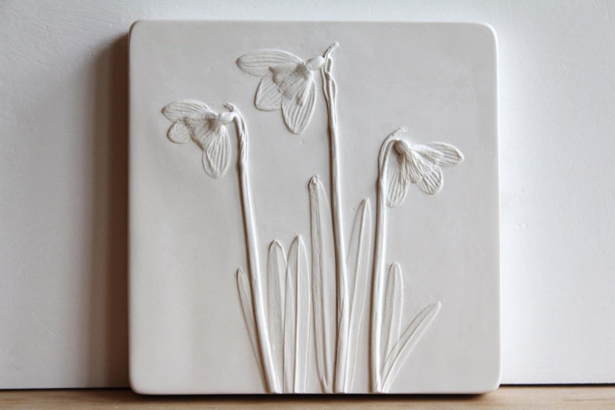 Барельеф Рейчел Дейн