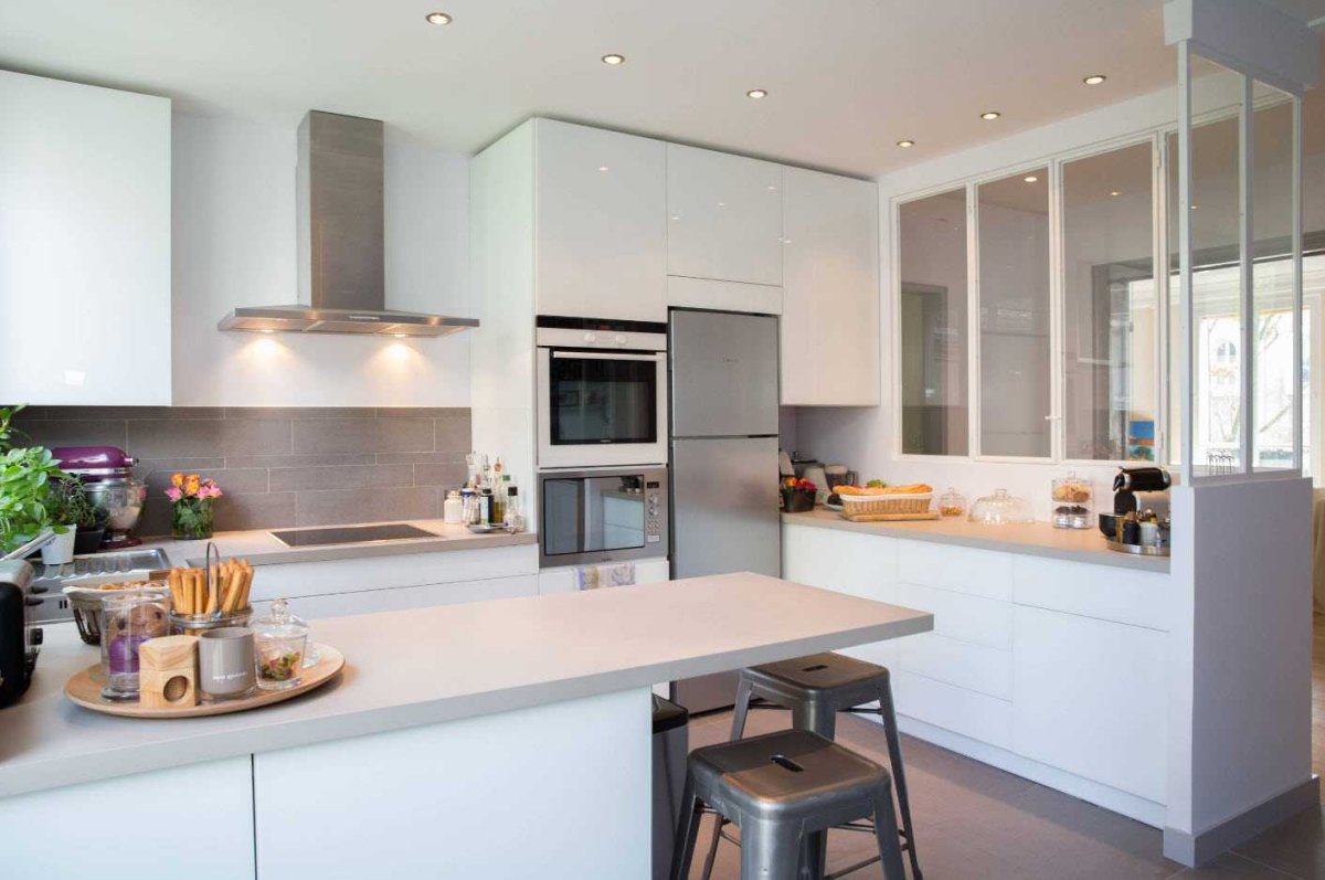 Монолитная кухня