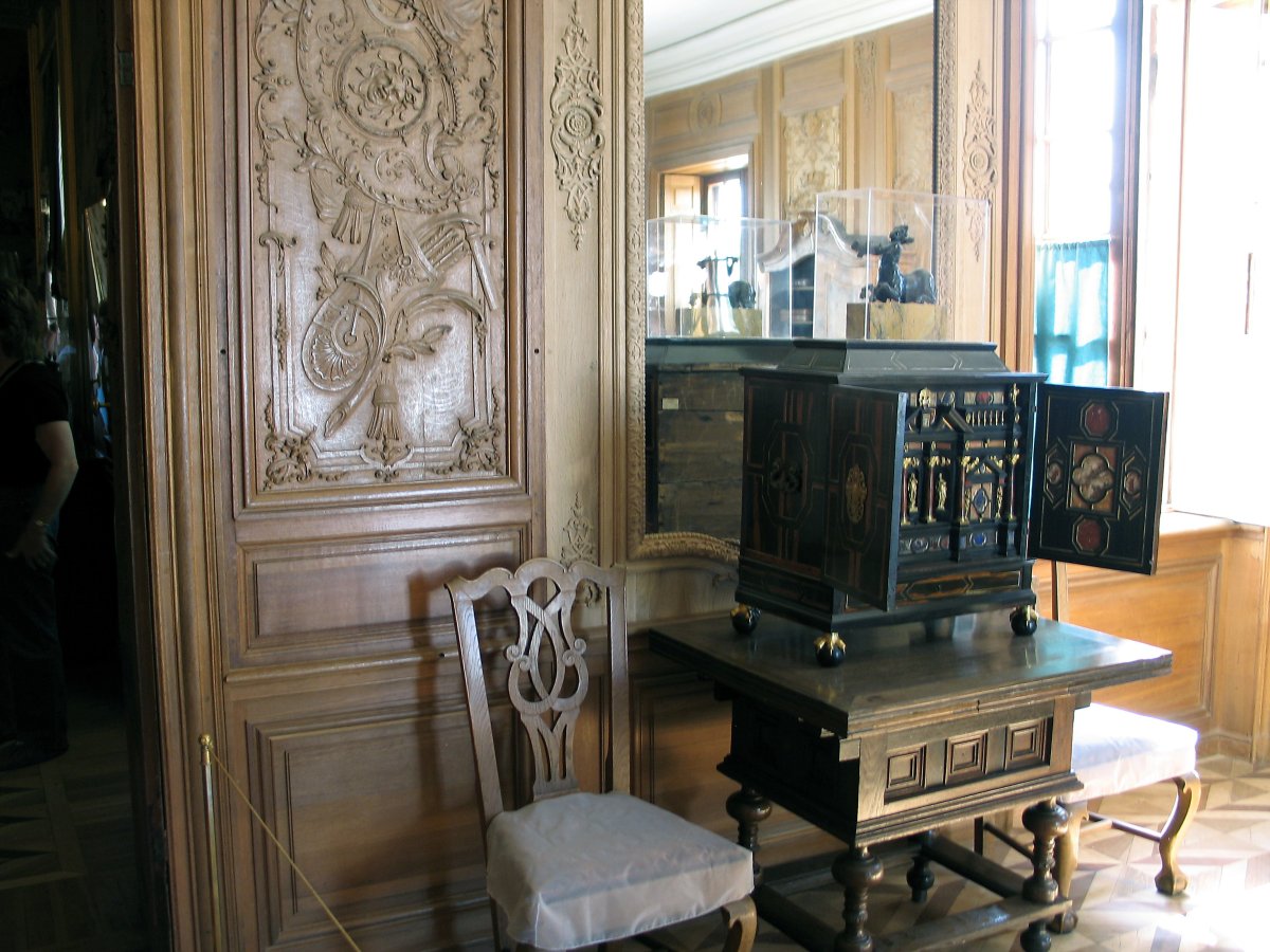 Дубовый кабинет Петра 1 в Петергофе